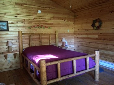 Charming Loft-Style Cabin Rental for Six near Missoula, Montana - Hall, Montana - glamping.directory