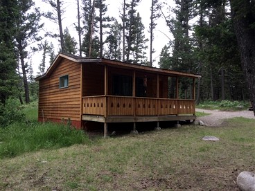 Charming Loft-Style Cabin Rental for Six near Missoula, Montana - Hall, Montana - glamping.directory
