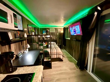 Cozy Container in Devore Heights, California, for Glamping Getaways on Route 66 - Devore Heights, California - glamping.directory