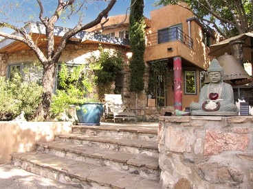 Peaceful Vacation Suite Rental Overlooking Mescal Canyon in Clarkdale, Arizona - glamping.directory