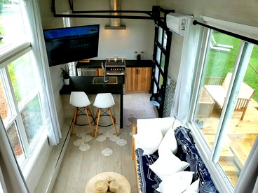 Charming Tiny House Rental for a Getaway on Lake Fairview in Florida - Orlando, Florida - glamping.directory