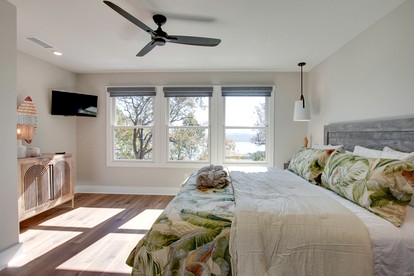 Magical Family Cabin with Breathtaking Beauty and Modern Interior in Alabama - Scottsboro, Alabama - glamping.directory