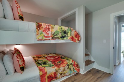 Magical Family Cabin with Breathtaking Beauty and Modern Interior in Alabama - Scottsboro, Alabama - glamping.directory