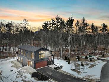 Fabulous Cottage with Games, Hot-tub and Great Sights in Intervale, New Hampshire - glamping.directory