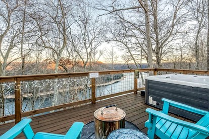 Fully-Equipped Lake Dome with Beautiful Interior and Exterior in Tennessee - Smithville, Tennessee - glamping.directory